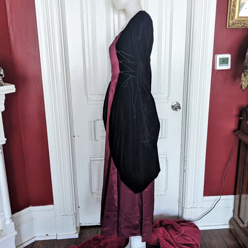 Lip Service Deadstock Vampire Velvet and Satin Gown Vintage 90s NWT - Picture 3 of 11